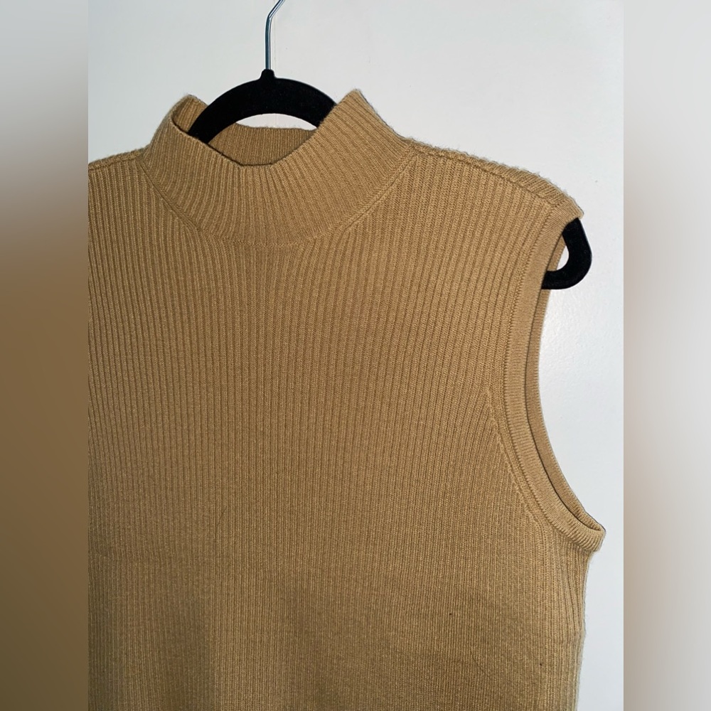 Brown/Tan Women’s 14/16 Sleeveless Ribbed Sweater Vest
